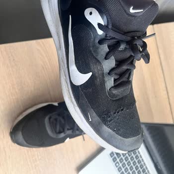 Nike Ayakkabım Kısa Sürede Yırtıldı, Değişim Talebim Reddedildi