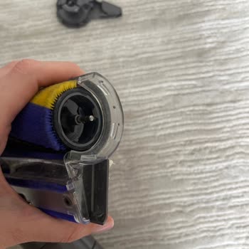 Dyson Gen5 Detect Fluffy Optic Başlığı Çentikli Kapağı Kendi Kendine Düşüyor: Değişim Talebi