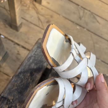 Stradivarius Terliğinde Kalite Sorunu Ve Hızlı Bozulma