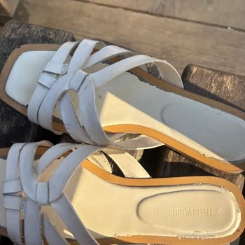 Stradivarius Terliğinde Kalite Sorunu Ve Hızlı Bozulma
