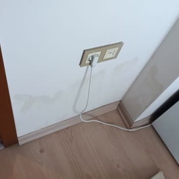 Kurulum Hatası Nedeniyle Su Sızıntısı Ve Duvar Hasarı, Beko Sorumluluğu Reddetti
