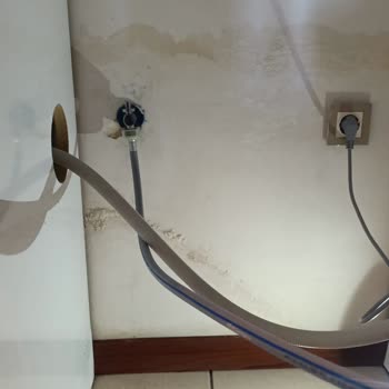 Kurulum Hatası Nedeniyle Su Sızıntısı Ve Duvar Hasarı, Beko Sorumluluğu Reddetti