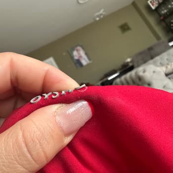 Kullanılmış Tayt Ve İrsaliyesiz Gönderim, İade Şansı Yok Ve Müşteri Hizmetleri Cevapsız