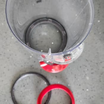 Dyson V15'te Garanti Kapsamındaki Kırmızı Lastik Parça Ücretsiz Değişim Reddedildi