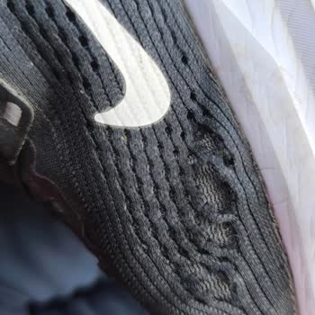 Nike Spor Ayakkabısında File Yırtılması Ve Taban Ses Sorunu Nedeniyle Değişim Talebi