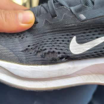 Nike Spor Ayakkabısında File Yırtılması Ve Taban Ses Sorunu Nedeniyle Değişim Talebi