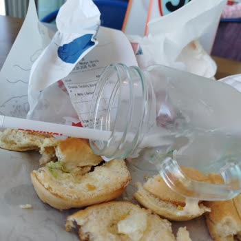 Atlaspark Doyuyo’da Bayat Hamburger Ve Az Porsiyon İçin Ücret İadesi Talebi