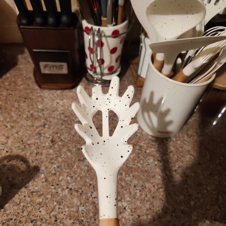 Hepsiburada'da Defolu Spagetti Kaşığı İçin Çözüm Talebi