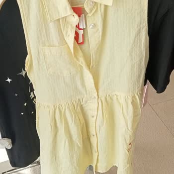 Uşak Özdilek Mağazasında Güvenlik İğnesi Kalan Elbisede Çocuk Yaralandı