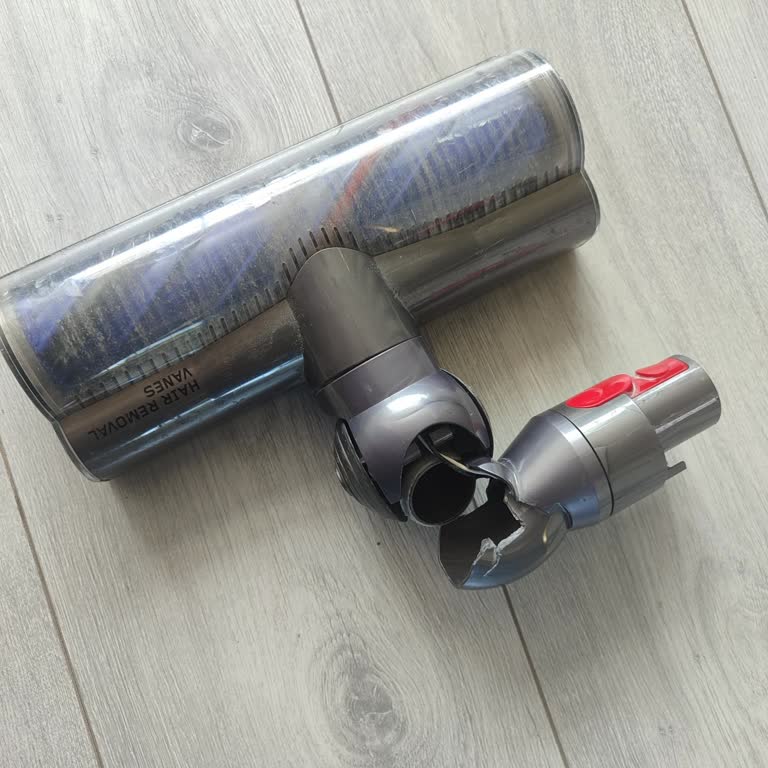 Dyson V11 Süpürge Başlığı Kırıldı, Garanti Reddi Ve Ücretsiz Değişim Talebi