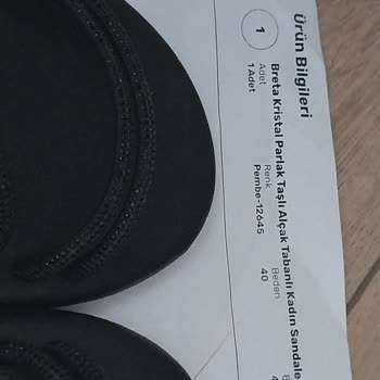 Stok Bilgisi Eksikliği Nedeniyle Yanlış Renk Sandalet Ve Saygısız Not