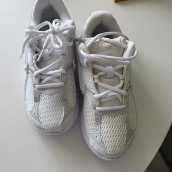 Nike Ayakkabılarda Tekrarlanan Renk Hatası Ve Sürekli Mağaza Ziyareti