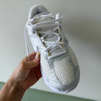 Ayvalık Mağazasında Tekrarlanan Renk Hatası Nedeniyle Nike Ayakkabı Değişim Talebi
