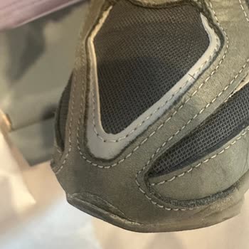 New Balance 9060 Ayakkabısının Burun Kısmındaki Açılma Üretim Hatası Olarak Değerlendirilsin