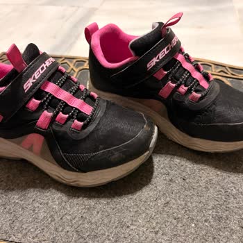Su Geçirmez Dediği Skechers Ayakkabı Su Geçiriyor Ve Deforme Oldu
