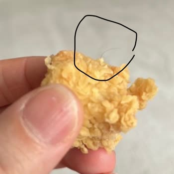 Popeyes'te Tavukta Kıl Görülmesi Ve Yetersiz Telafi