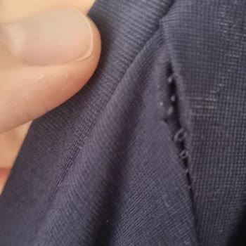 Omuz Dikişleri Sökük Gelen Elbise İçin Ücret İadesi Ve Çözüm Talebi