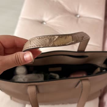 Calvin Klein Çanta Ve Cüzdan Setinde Deri Soyulması, Mağaza Değişim Reddedildi