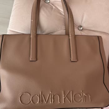 Calvin Klein Çanta Ve Cüzdan Setinde Deri Soyulması, Mağaza Değişim Reddedildi