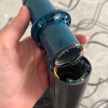 Philips 8000 Dikey Süpürge Bağlantı Aparatı Kısa Sürede Kırıldı Ve Garanti Kapsamında Değişim Talebi