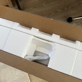 Yeni Monitör İstedim Ama Kullanılmış Ürün Aldım Ve Kargo Teslimatı Gecikti