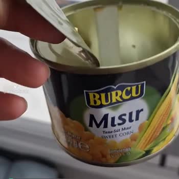 Burcu Konserve Mısır Kutusu Paslanmış!