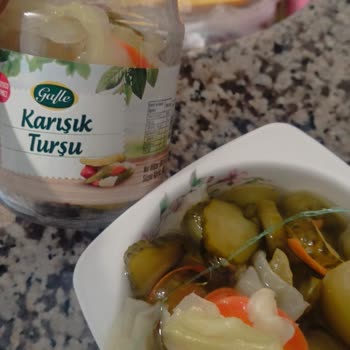 Turşuda Plastik İp Bulunması Sağlık Endişesi Ve İade Talebi