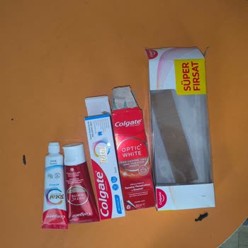 Yanıltıcı Büyük Kutu Ve Küçük Diş Macunu