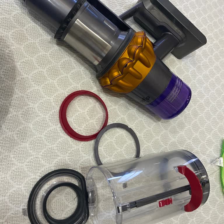 Dyson V15 Süpürge Contası Kırıldı, Ücretsiz Onarım Talep Ediyorum