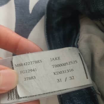 Kısa Sürede Renk Solan Pantolon İçin Değişim Talebi