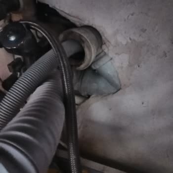 Yanlış Kurulum Nedeniyle Sürekli Su Sızıntısı Yaşanan Bosch Bulaşık Makinesi Geri İade Talebi