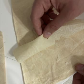 Nimet Yufkasında Böcekler Ve Yapışık Yufkalar: Sağlık Riski Ve İade Talebi