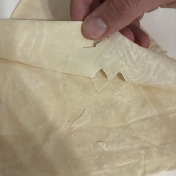 Nimet Yufkasında Böcekler Ve Yapışık Yufkalar: Sağlık Riski Ve İade Talebi