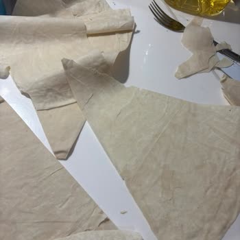 Nimet Yufkasında Böcekler Ve Yapışık Yufkalar: Sağlık Riski Ve İade Talebi