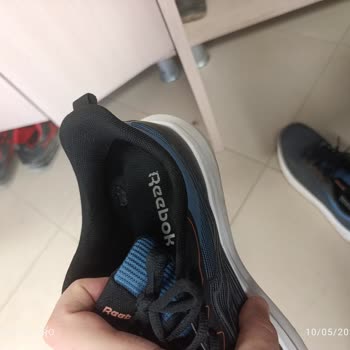 İç Astar Açılan Reebok Ayakkabı İçin Değişim Talebi