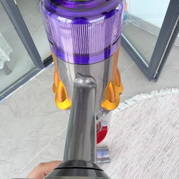 Dyson V12 Süpürge Motor Gövdesindeki Çatlak İçin Garanti Dışı Ücret Talebi