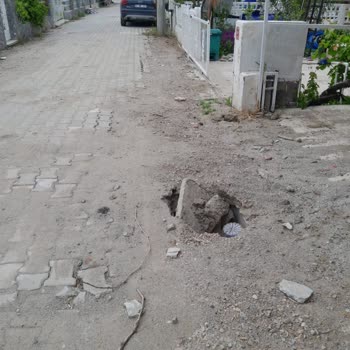 Uedas’ın Kırılan Rögar Kapağı Güvenlik Riski Oluşturuyor