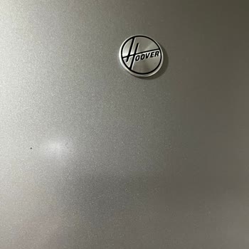 Hoover Buzdolabının Cam Rafı Ani Patladı, Kullanıcı Güvenliğini Tehlikeye Attı
