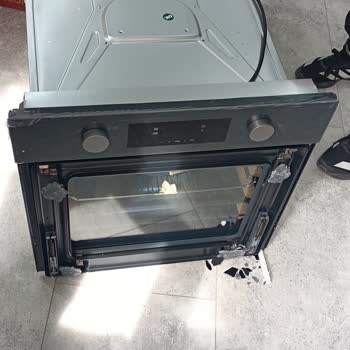 Kırık Camlı Teka Fırının Değişimi Aylarca Sürüyor