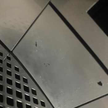 Atık Haznesi Kapağının Su Kabarcığı Nedeniyle Soyulması Ve Değişim Talebi