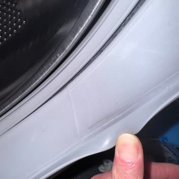 Hoover Çamaşır Makinesinde Siyah Lekeler Ve Ürün Değişimi Talebi