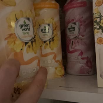 Urban Escape Ürününün Az Dolu Şişesi Ve Zayıf Kokusu
