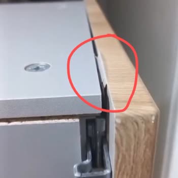Kırık Yan Panelin Ücretsiz Ve Doğru Renk Değişimi İçin Acil Talep