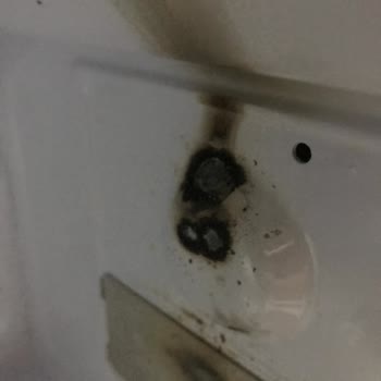 Kumtel Microdalga Tuhaf ve Şiddetli Sesler Çıkarmaya, Yanık Gibi Bir Koku Yaymaya Başladı