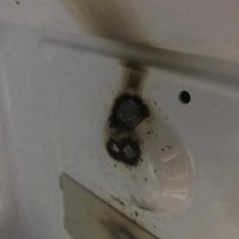 Kumtel Microdalga Tuhaf ve Şiddetli Sesler Çıkarmaya, Yanık Gibi Bir Koku Yaymaya Başladı