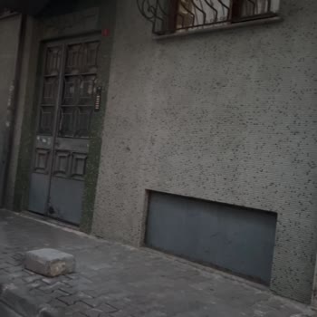 Esenler'de Duba Ve Taş İşgali Kamusal Alanı Ve Parkı Engelliyor