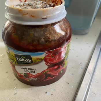 Tukaş Tatlı Biber Salçası 20 Gün İçinde Küflendi