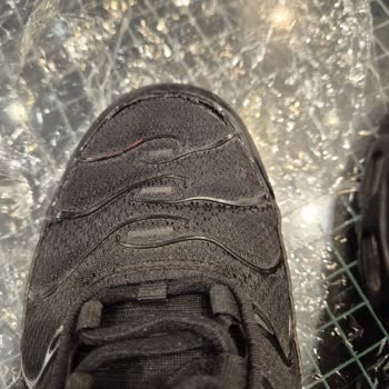 Nike Vadistanbul Mağazasından Aldığım Ayakkabının Yapışkanı Üç Haftada Ayrıldı, İnceleme Redi