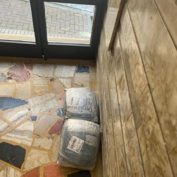 Kargo Çalışanının Ağır Ürün Tesliminde Katlara Taşıma Reddine Karşı Şikayet