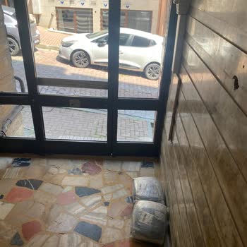 Kargo Çalışanının Ağır Ürün Tesliminde Katlara Taşıma Reddine Karşı Şikayet